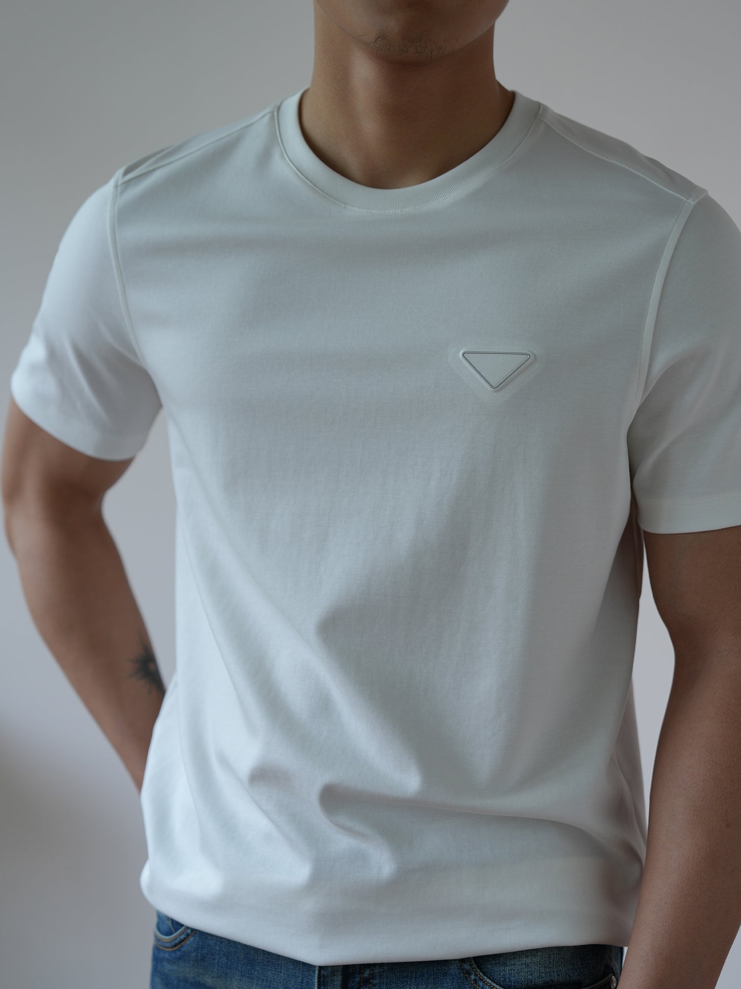 上質コットン ロゴTシャツ O4